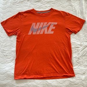 Men’s Nike Graphic Short Sleeve Shirt